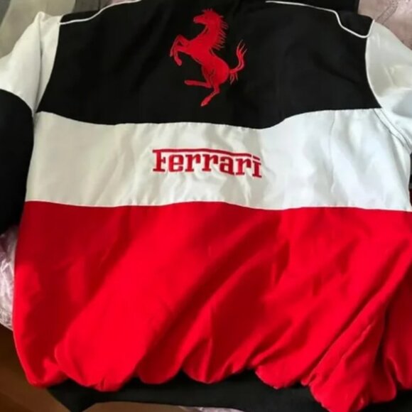 PUMA FERRARI F1 JACKET SIZE LARGE - Picture 2 of 4